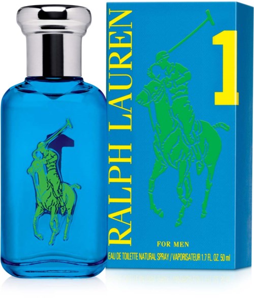 Blauwe parfumfles met zilveren dop en groen logo naast een bijpassende doos met gele en groene tekst.