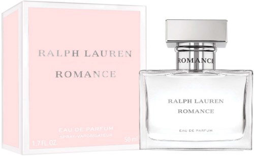 Een parfumfles en roze doos met 'Ralph Lauren Romance' erop. De fles is doorzichtig met een zilveren dop.