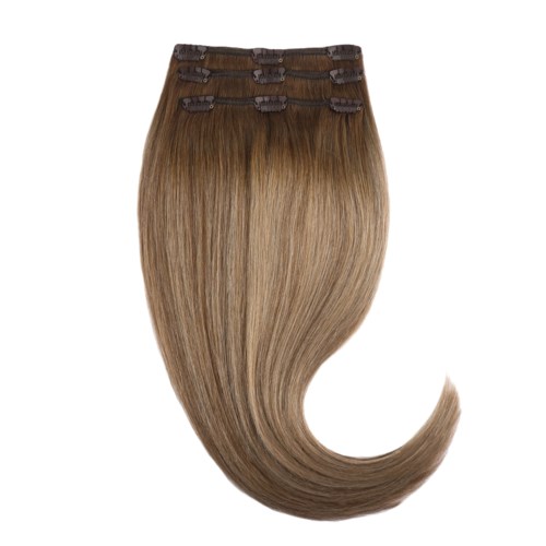 Een haarverlenging met clip-in, medium bruin, recht haar.