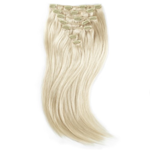 Blonde Haarverlängerungen mit Clip-in-Verschlüssen vor weißem Hintergrund.