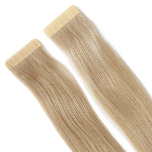 Twee bundels lang rechtblond haar met lichte kleur en glad textuur.