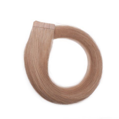Det visar ett loop av blont hårförlängning med klämma upptill för att fästa. Håret är rakt och slätt.