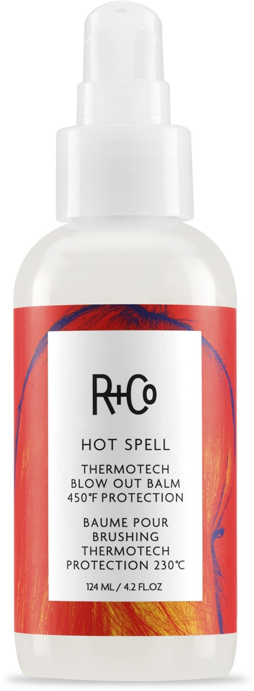 Een witte fles met een witte spraydop, gelabeld 'R+Co Hot Spell' voor hittebescherming, 124 ml.