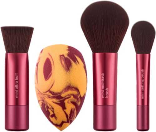 Vier make-upkwasten en een make-up spons met een geelpaarse marmerpatroon.