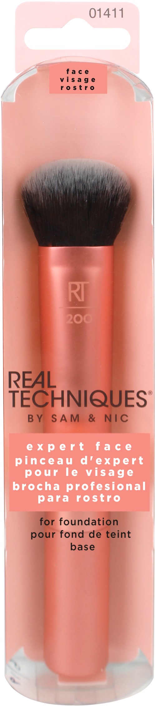 En makeupborste i rosa förpackning för foundation, märkt 'Real Techniques by Sam & Nic.'