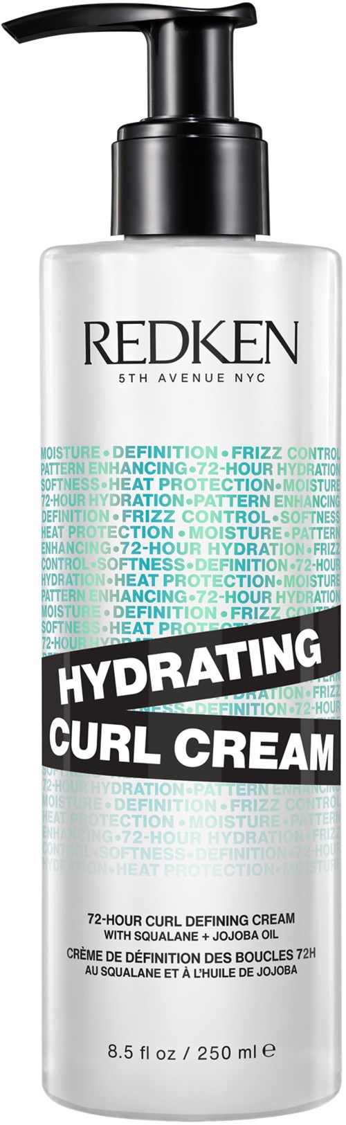 Een witte fles met zwarte pomp met label 'Redken Hydrating Curl Cream' voor haarvocht en kruldefinitie.
