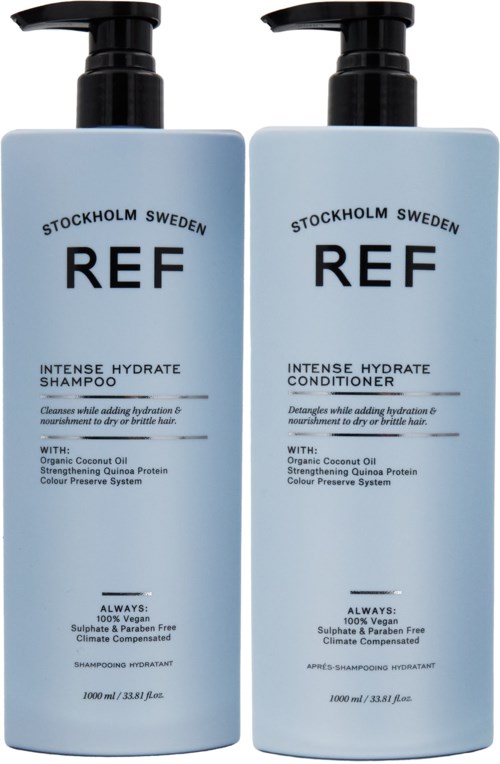 Kaksi hiustenhoitopulloa, 'Intense Hydrate Shampoo' ja 'Conditioner', Tukholma, Ruotsi, mustat pumpunkannet.