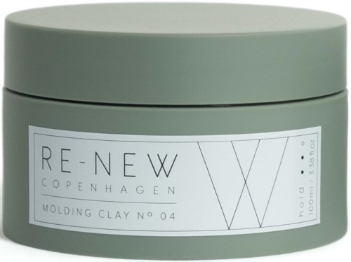 Eine runde graue Schachtel mit einem Etikett, auf dem "RE-NEW COPENHAGEN MOLDING CLAY NO. 04" steht und 100 ml fasst.