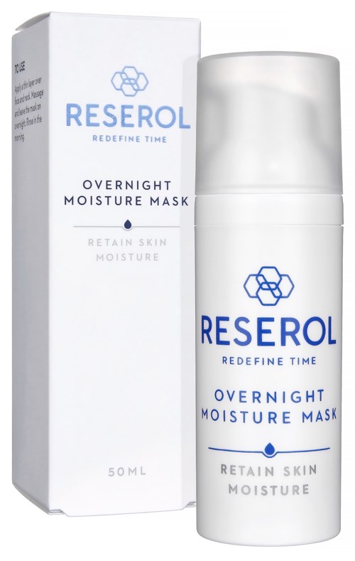 Een witte fles en doos met blauwe tekst tonen Reserol Overnight Moisture Mask voor hydratatie van de huid.