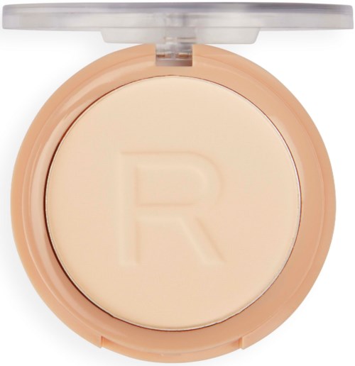Een compacte ronde make-updoos met beige poeder en een geëmboste letter R.