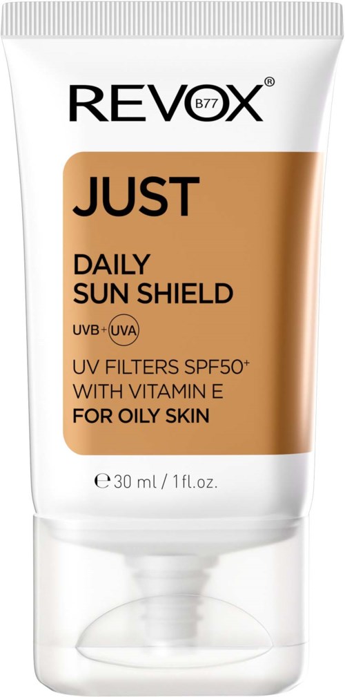Een tube Revox Just Daily Sun Shield zonnebrandcrème met vitamine E voor vette huid, SPF 50+, waterbestendig.