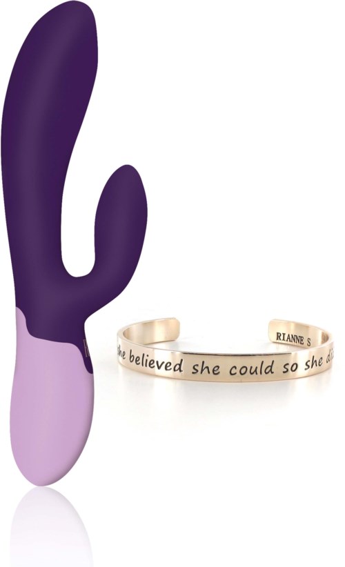 Ein lila und lavendelfarbener Vibrator mit einem Ring, auf dem Text steht.