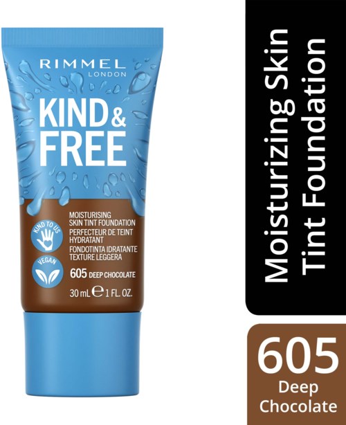 En tub med Rimmel London fuktgivande tintfoundation i nyans 605 Deep Chocolate, märkt som cruelty-free och vegan.