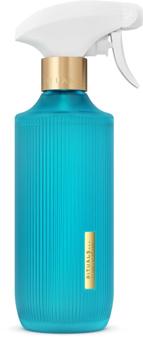 Eine blaue Sprühflasche mit weißem Sprühkopf und goldfarbenem Ring am oberen Ende.