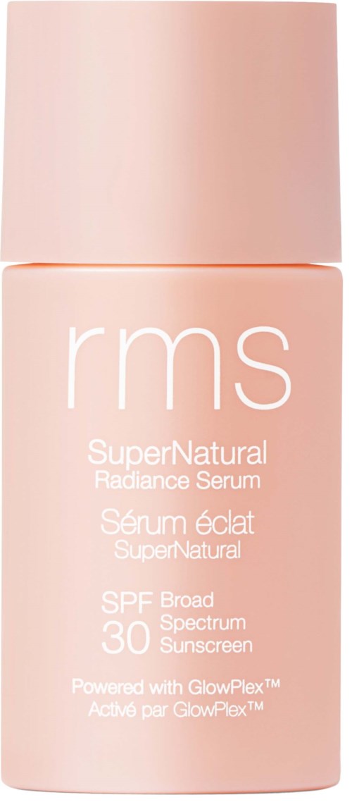 Hellrosa Flasche mit weißem Text: RMS SuperNatural Radiance Serum, SPF 30, Breitband-Sonnenschutz.