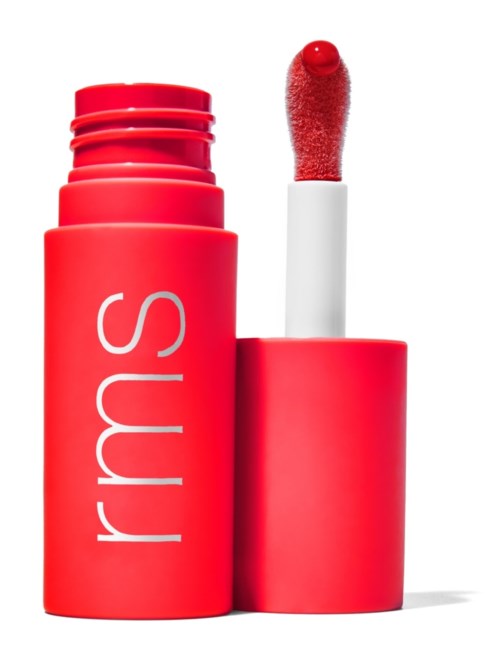Roter Lippenstift mit weißem Applikator, steht aufrecht. Der Behälter ist mattrot mit dem Text "rms".