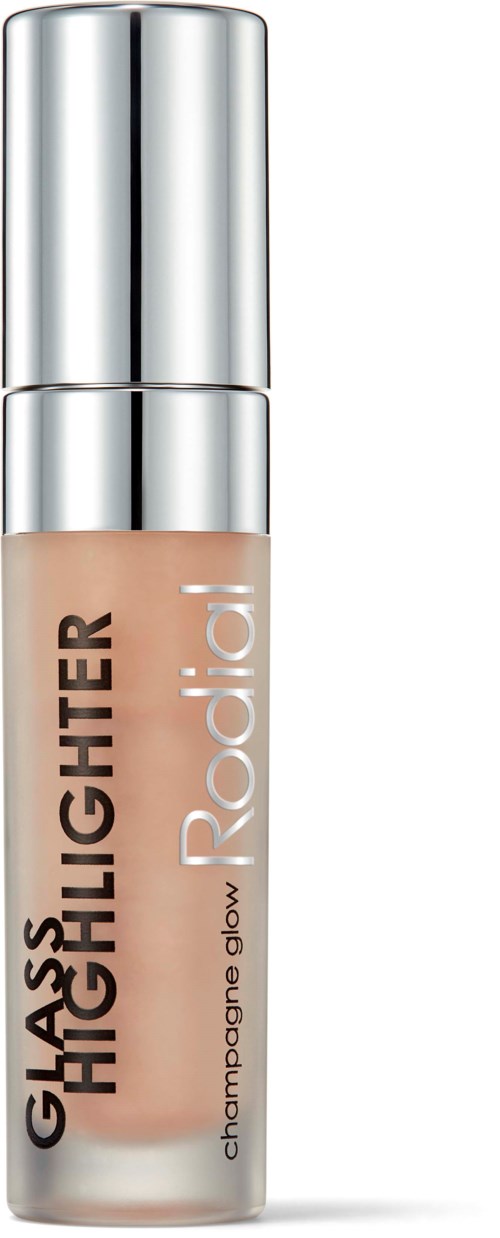 En liten flaske med makeupglanshøydepunkt med sølvhette og beige væske inni.