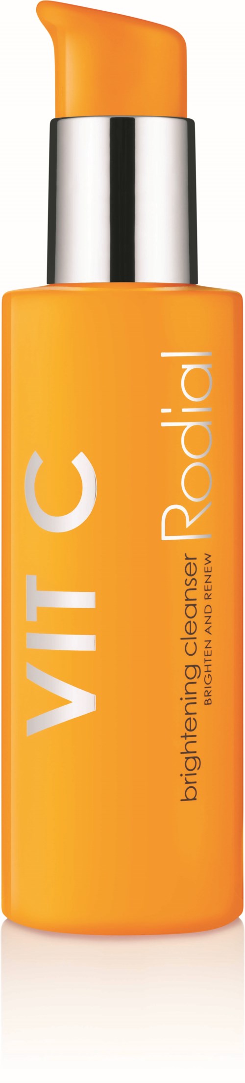 Een heldoranje fles met zilveren dop en pomp, met label 'VIT C' en 'Radial', voor huidverzorging.