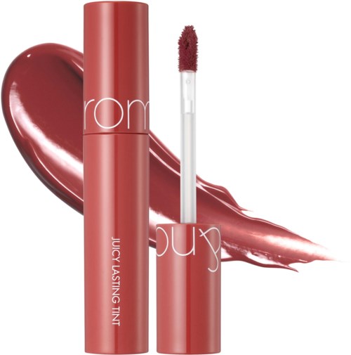 Lipgloss-Röhre mit rotem Farbton und einem Lippenform-Gloss hinter ihm.