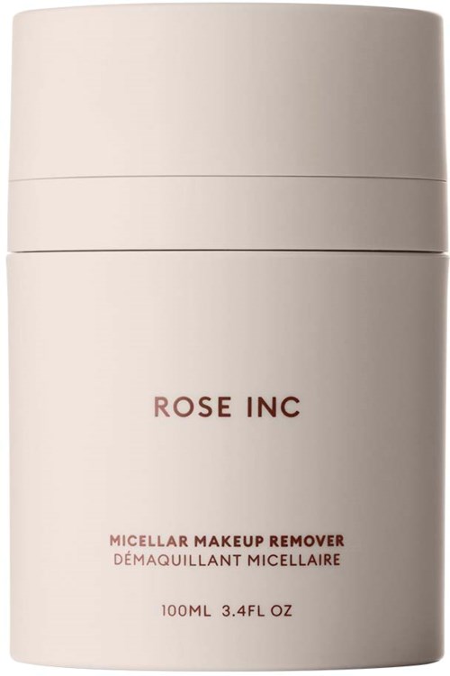 En hvit beholder merket 'Rose Inc' for sminkfjerner, holder 100 ml.