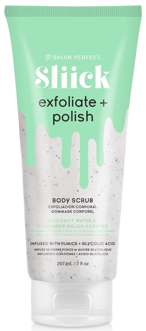 Eine grüne und weiße Körperpeeling tube mit der Aufschrift 'Slick exfoliate + polish', mit Kokoswasser und Gurkenextrakt.