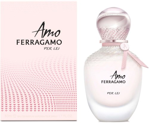 Hajuvesipullon ja laatikon merkkivuorilla 'Amo Ferragamo Per Lei' pinkkeinä ja valkoisina, täpläinen kuvio.