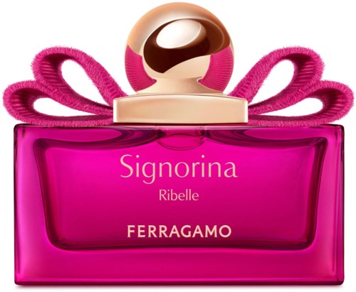 Vaaleanpunainen hajuvesipullo, jossa on nauha, kultainen korkki ja teksti Signorina Ribelle Ferragamo.
