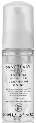 Eine weiße Schaum-Kunststoffpumpeflasche mit dem Label 'Sanctuary Spa Foaming Micellar Cleansing Water' und 50 ml Kapazität.