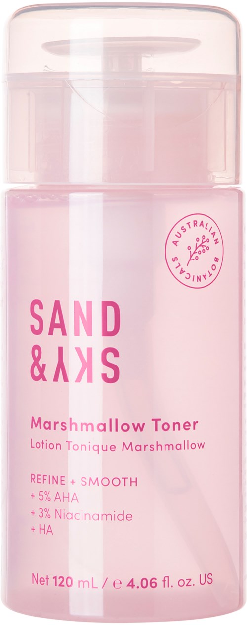 Eine rosa Kunststoffflasche mit der Aufschrift 'Sand & Sky Marshmallow Toner' mit Details zu Inhaltsstoffen und Vorteilen.