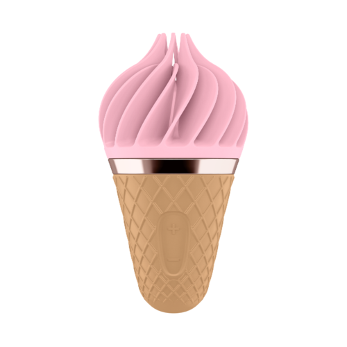 Hellerrosa weiches Eis im Waffelhorn mit Metallring. Sieht echt und lecker aus.