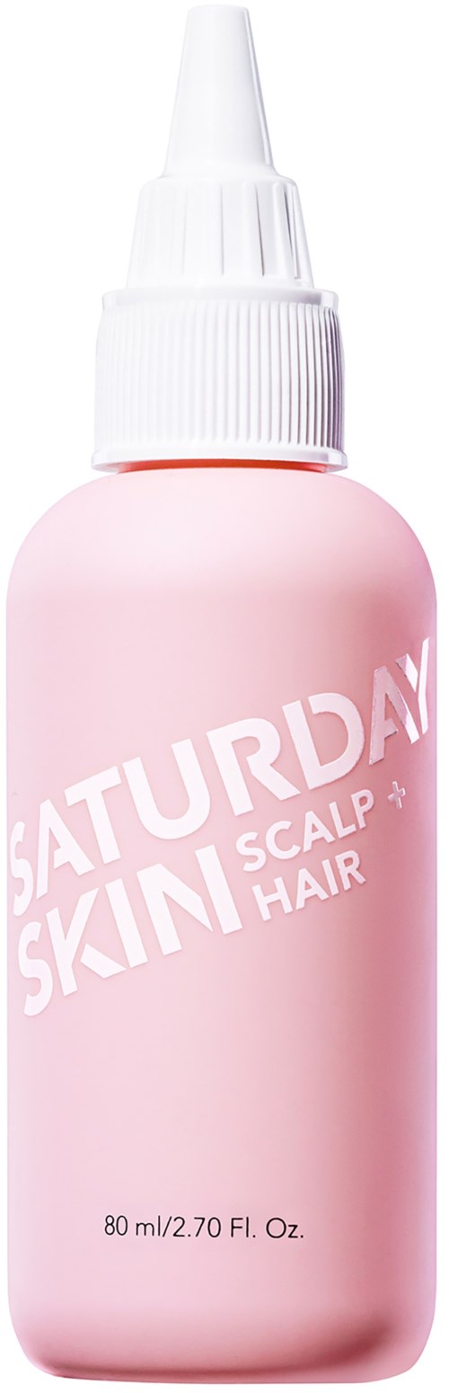 Roze fles met witte dop en label, vermeldt 'Saturday Skin Scalp Hair' en inhoud 80 ml.