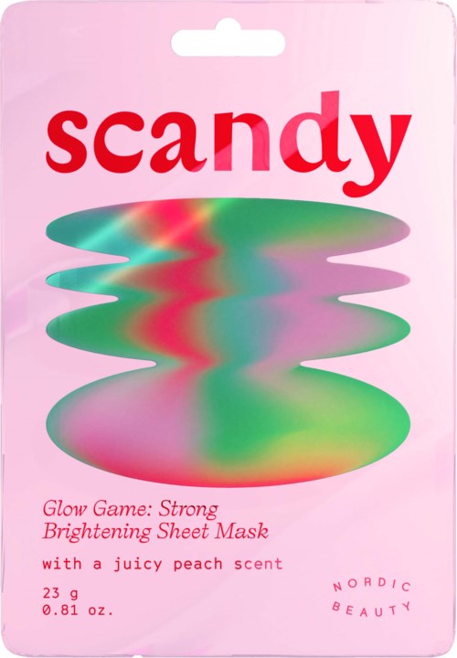 Een roze verpakking met 'scandy' bevat een verhelderende sheetmasker met perzikgeur, met kleurrijk golvend ontwerp.