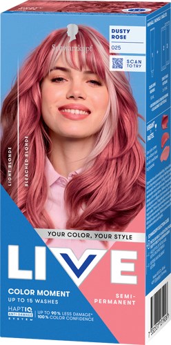 Vrouw met roze haar en grote glimlach op haarverfverpakking.