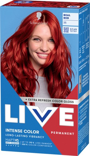 Vrouw met rood, golvend haar die glimlacht naast een haarverfdoos met 'LIVÉ'.