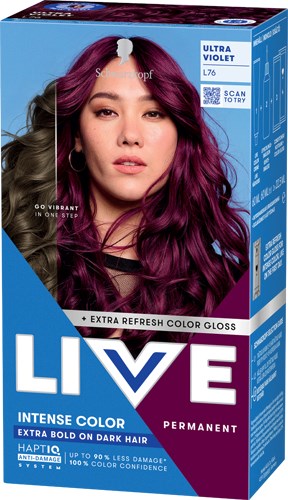 Een haarverfdoos toont een vrouw met felpaarse en groen-grijze haar. Het belooft heldere, langdurige kleur voor donker haar.