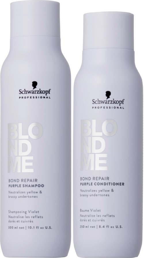 Kaksi valkoista pulloa, toinen violetisti shampoo ja toinen keltainen hoitoaine, hiustenhoitoon.
