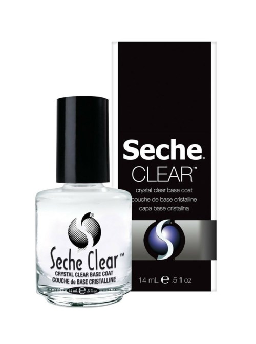 Een nagellakfles en een doos gemerkt Seche Clear, heldere basislaag voor nagels.