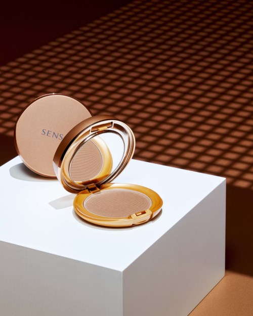 Sensai Silky Bronze   Natural Veil Compact SC04 DARK