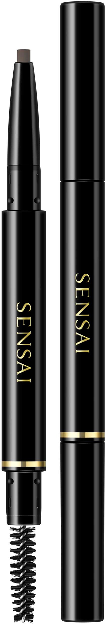 Ein Augenbrauenstift mit einer Spulerbürste an einem Ende, schwarzer Körper, goldene Details, und Markenname Sensai.