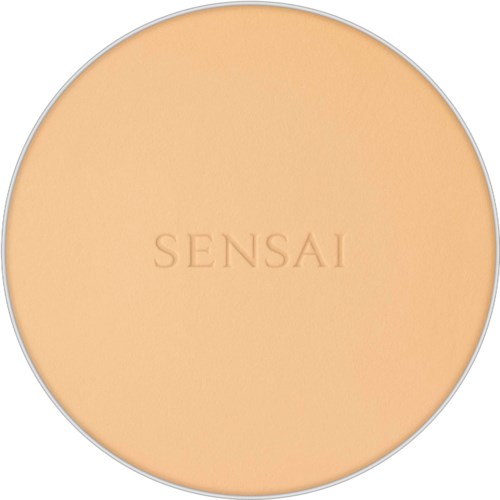 Een ronde gezichtspoeder met het woord "SENSAI" erop gedrukt.