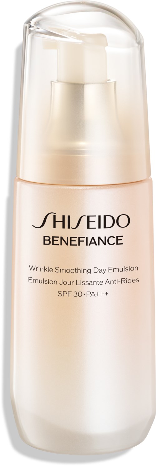 En ljusrosa flaska av Shiseido Benefiance Wrinkle Smoothing Day Emulsion med tydligt lock och pump.