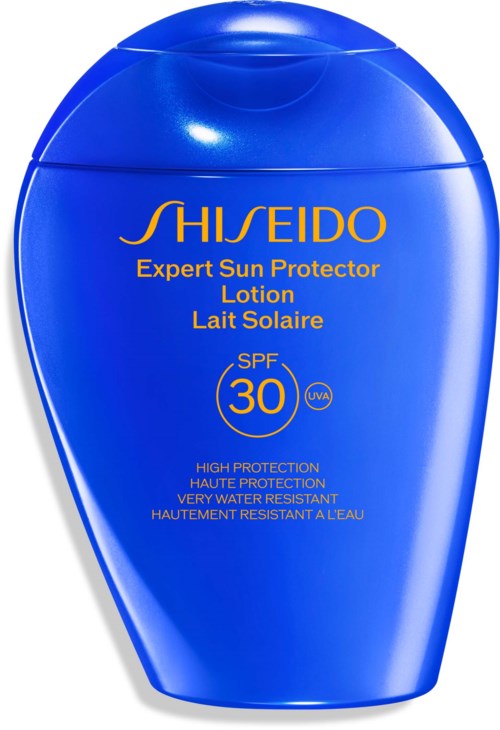 Blå flaska med Shiseido solskyddslotion med SPF 30, vattentät och högt skydd.