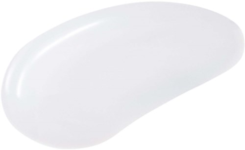 Een witte, gebogen, gladde zeep of cosmetisch product in ovale vorm.