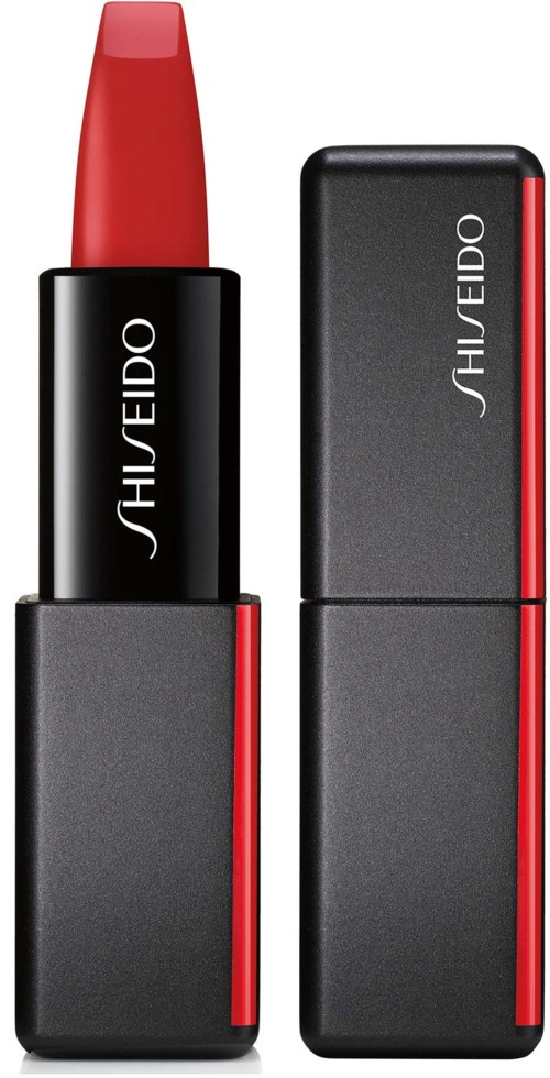 Ett rött läppstift med svart och röd förpackning och ett matchande läppstiftfodral från SHISEIDO.