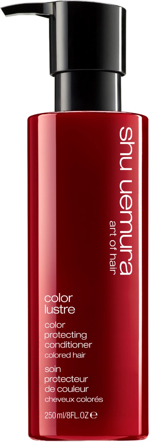 Een rode fles met een zwarte pomp, gemarkeerd Shu Uemura, color lustre, voor het beschermen van gekleurd haar, 250ml.