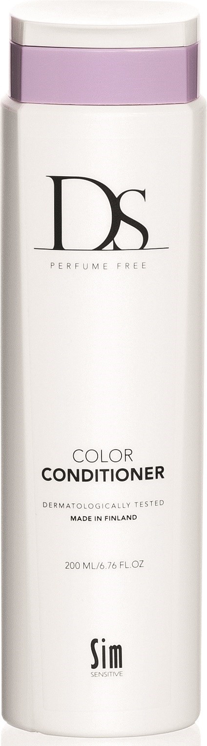Eine lange weiße Flasche mit lila Deckel, beschriftet DS Color Conditioner, parfumfrei, hergestellt in Finnland.