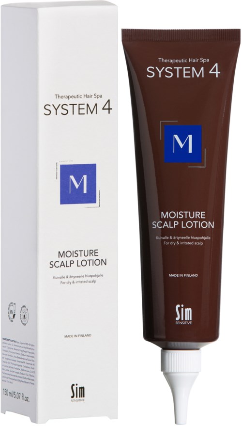 Ruskea putkiläjä ja valkoinen rasia, molemmat merkinnällä 'System 4 Moisture Scalp Lotion', kuivan päänahan hoitoon.