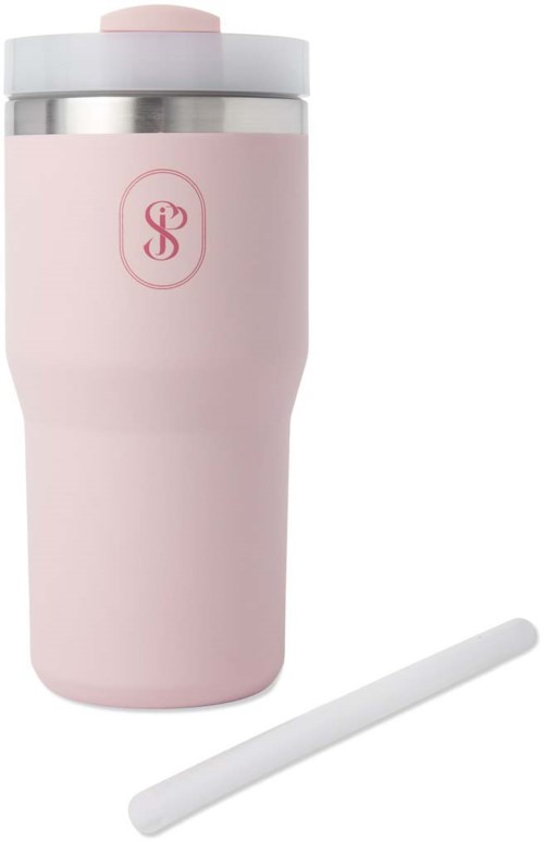 En rosa resemugg med lock och en vit sugrör, med en logga på framsidan.