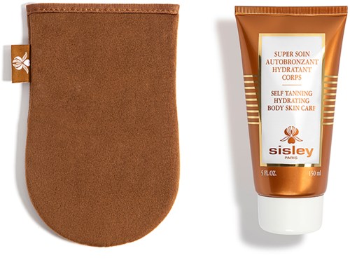 Een bruin hoesje en een tube zelfbruinende lichaamscrème met verpakkingen in oranje, wit en goud.
