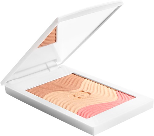 Een witte, open compacte met perzik en roze gestreepte blush en een spiegel in deksel.